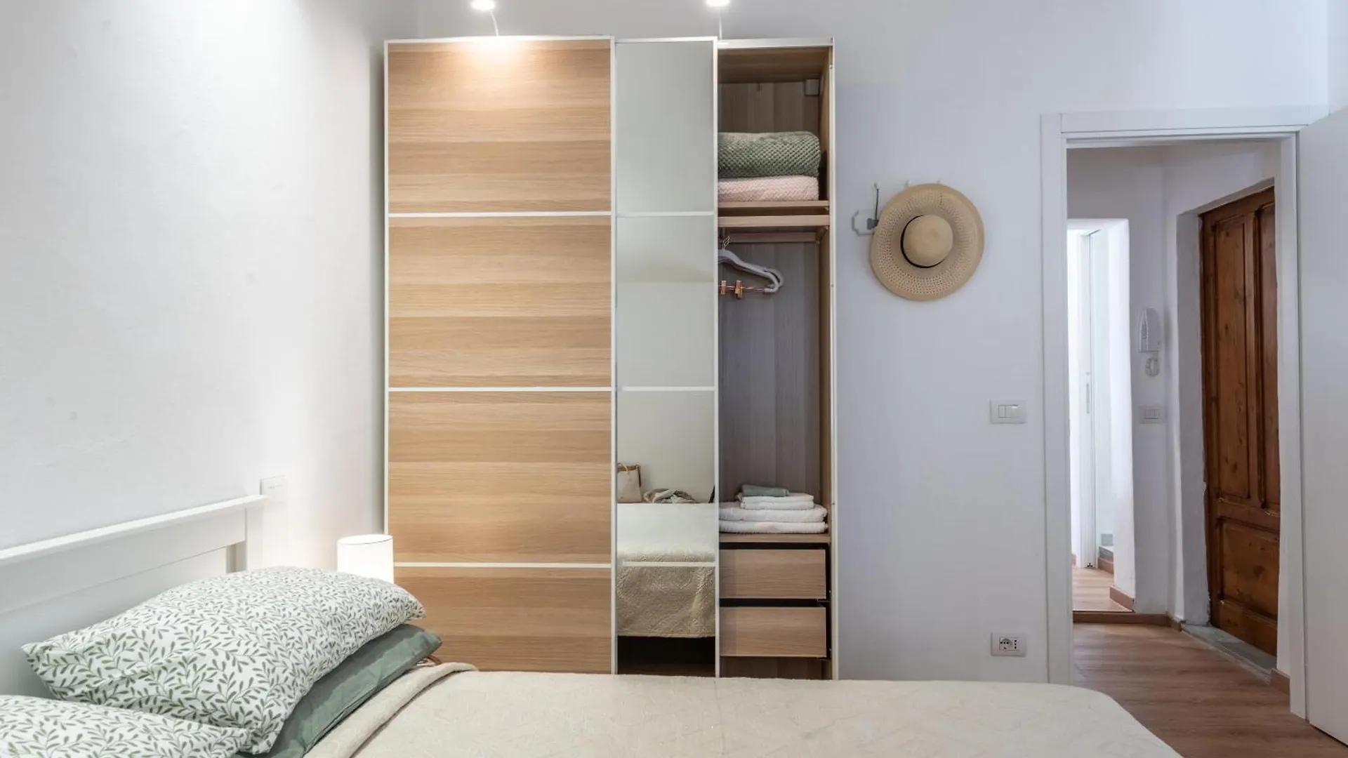 Il Teatro Apartment San Gimignano 0*,